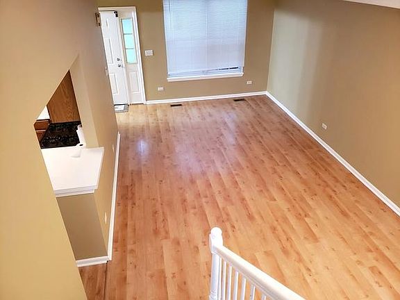 4th image of 832 Cambridge Dr