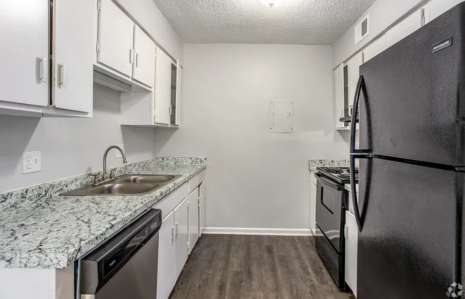 3430 East Apartments — Photo 2