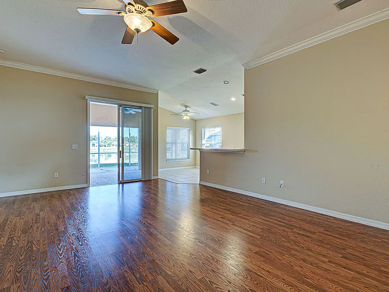 2134 Boxwood St — Photo 15