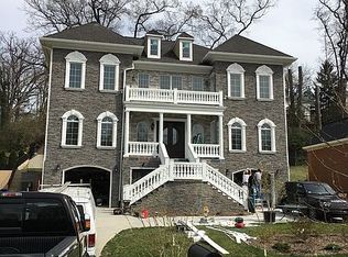 1617 Army Navy Dr, Arlington, VA 22202