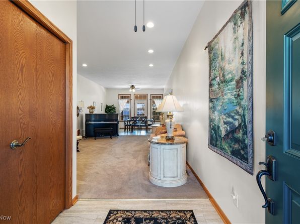 806 Beverly Ave, Canal Fulton, OH 44614