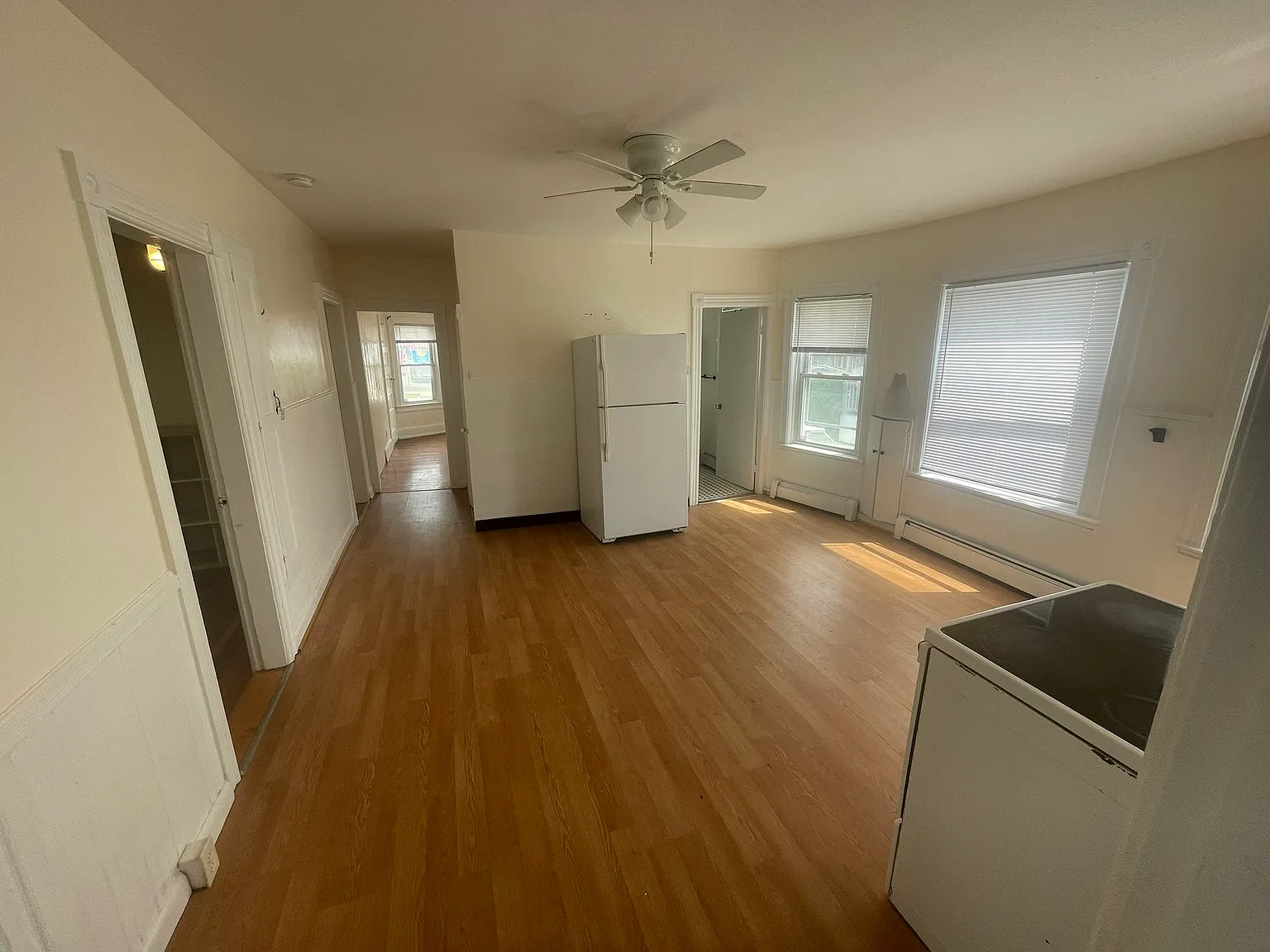 3 bed, 1000 sqft, $2,000 — Photo 3