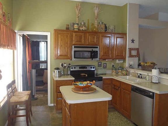 3rd image of 1514 Palisades Dr