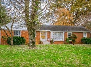 817 Oak Heights Dr, Livingston, TN 38570