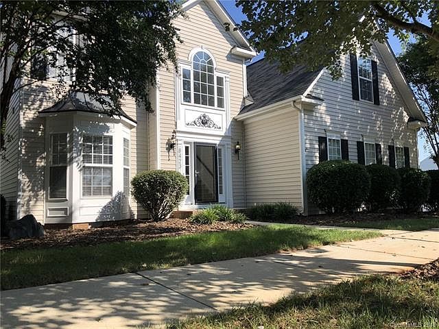 1st image of 8423 Castledown Dr