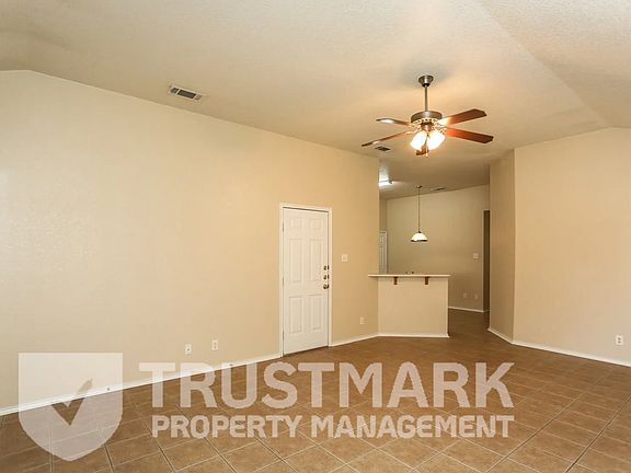 5th image of 202 Dale Earnhardt Dr #A