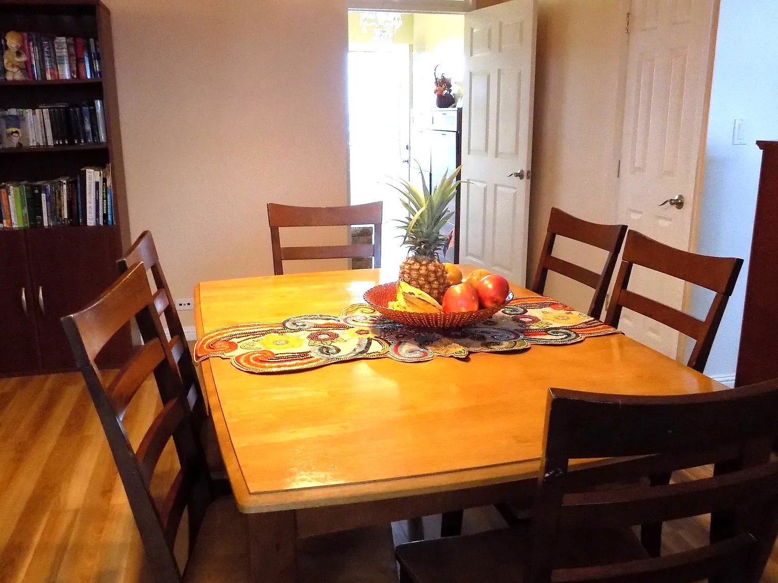 3 bed, 1161 sqft, $4,400 — Photo 4