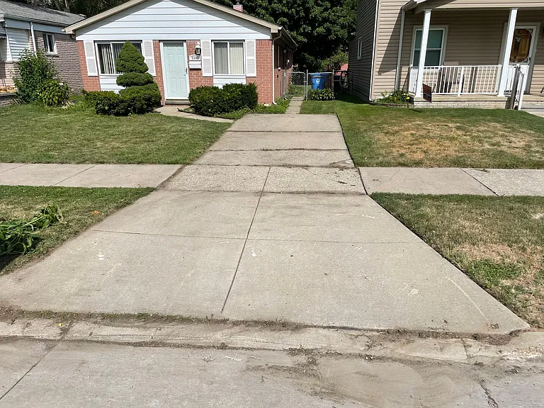 5341 Jackson St — Photo 14