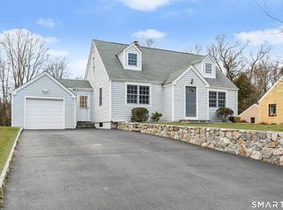 608 Stillson Rd, Fairfield, CT 06824