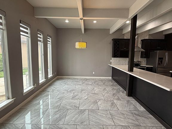 4th image of 207 Nevers Ct