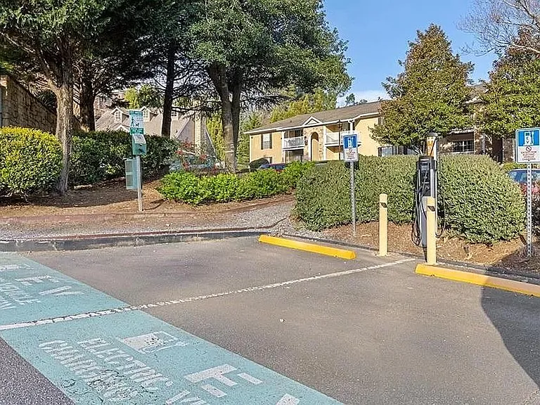 3175 Seven Pines Ct — Photo 24