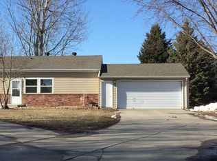 803 Prairieview Dr, Brookings, SD 57006