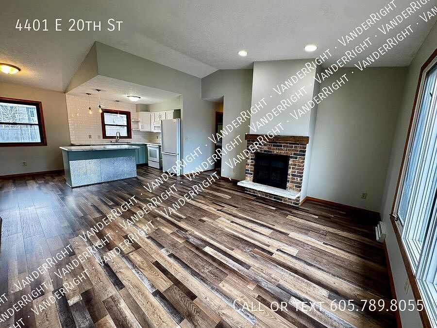 1st image of 4401 E 20th St