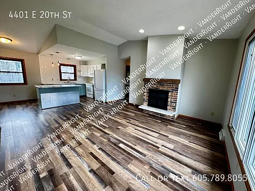 4401 E 20th St Photo 1