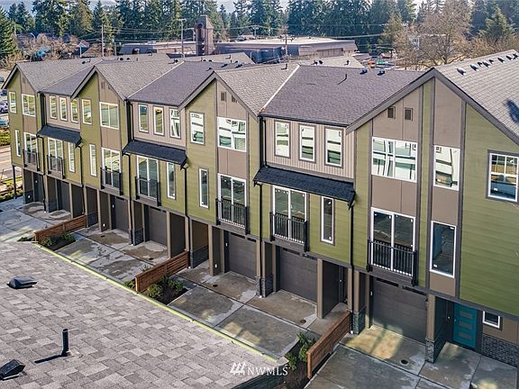 3rd image of 18521 1st Avenue NE #4