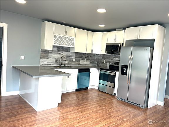 4th image of 6842 S Puget Sound Avenue