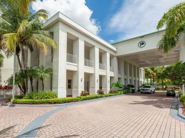 5300 NW 87th Ave #701, Miami, FL 33178