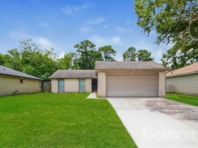 12211 Haroldson Forest Dr — Photo 1