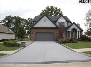 2807 Carriage Stone St NW, Uniontown, OH 44685