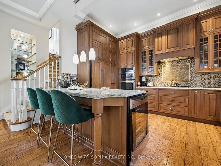162 Glenvale Blvd — Photo 14