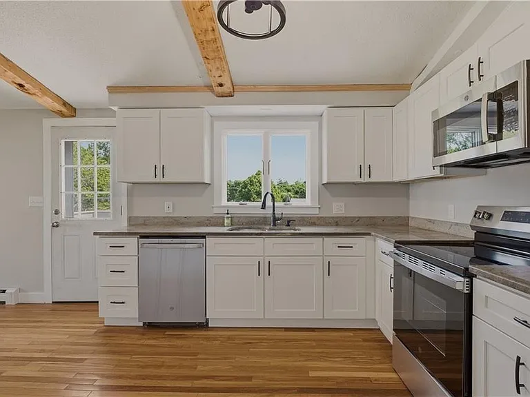 49 Dexter St — Photo 15