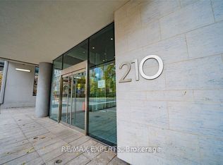 210 Simcoe St #504, Toronto, ON M5T 0A9