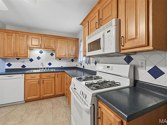 4th image of 143 Burncoate Dr