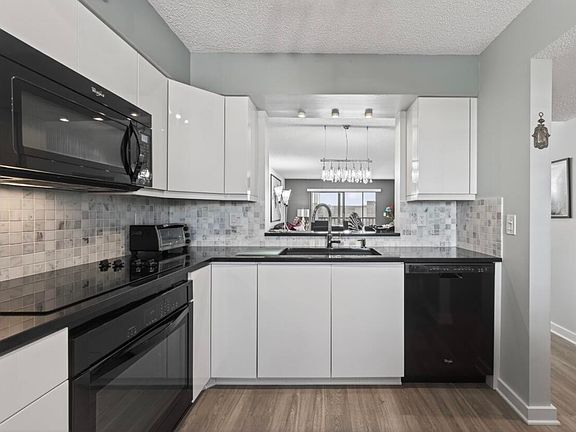 2nd image of 7290 Kinghurst Drive 703
