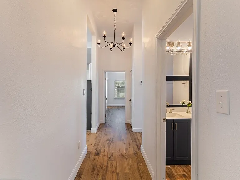 730 Avenue A — Photo 11
