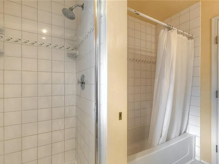 12431 NE 7th Pl — Photo 18