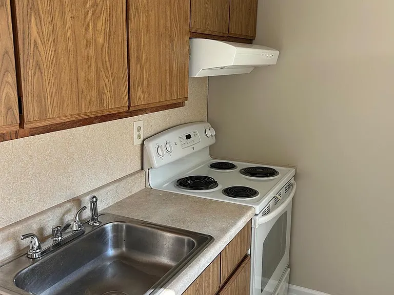 54 Garfield Ave #B — Photo 6