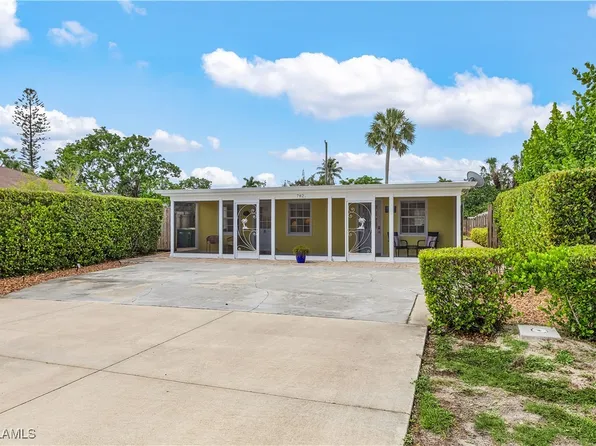 782 107th Ave N, Naples, FL 34108