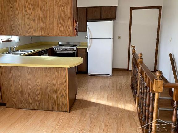 2nd image of 5655 Juniper Ln