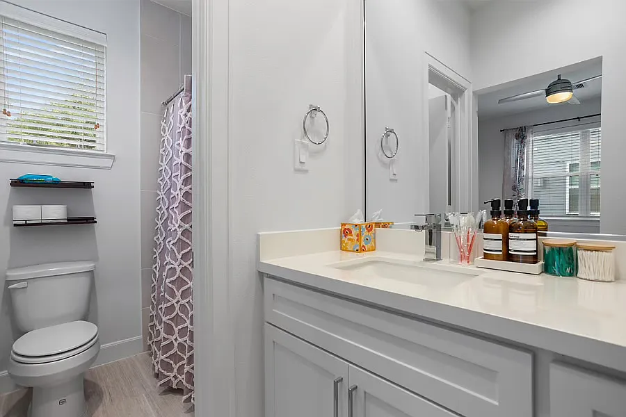 3 bed, 3.5 bath, 1898 sqft, $3,500 — Photo 3