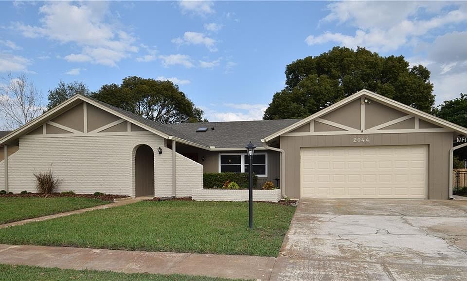 1st image of 2044 E Hampton Cir