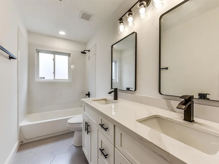 5946 Valkeith Dr — Photo 29
