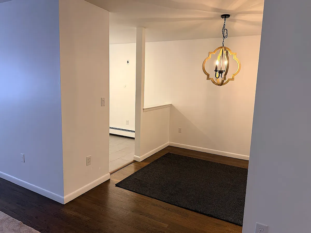 1 bed, 952 sqft, $2,200 — Photo 3