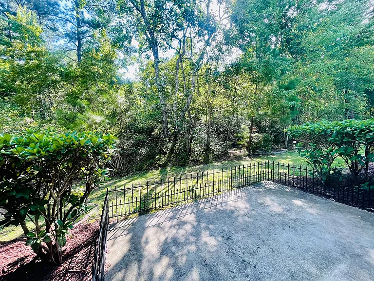 1032 Fairway Ln — Photo 5