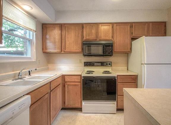 5th image of 9606 Perry Ln