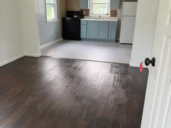 11 Kepple St, Jeannette, PA 15644