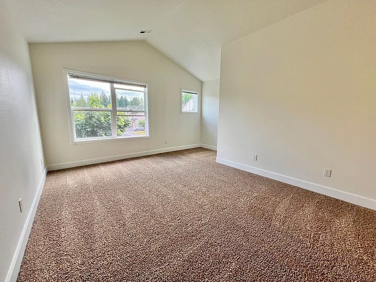 16775 NE Halsey St — Photo 14