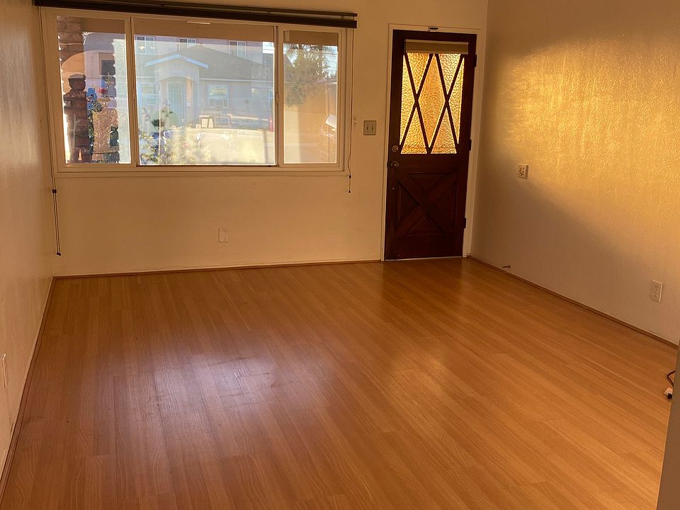 2nd image of 14842 Purdy St