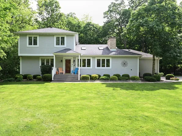 38 Coy Park Dr, Newark, IL 60541