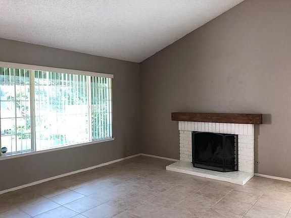 4th image of 1877 E Woodgate Dr