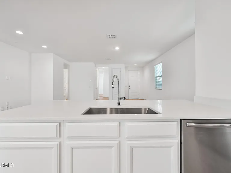 12617 W Kaler Dr — Photo 10