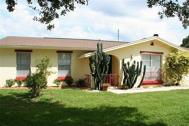 Large Front Yard!