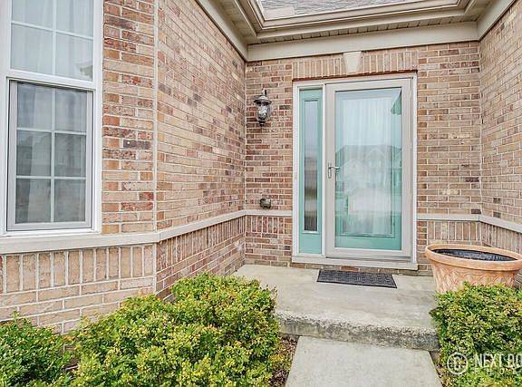 2nd image of 25301 Balmoral Dr