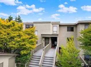 6714 Park Point Way NE, Seattle, WA 98115