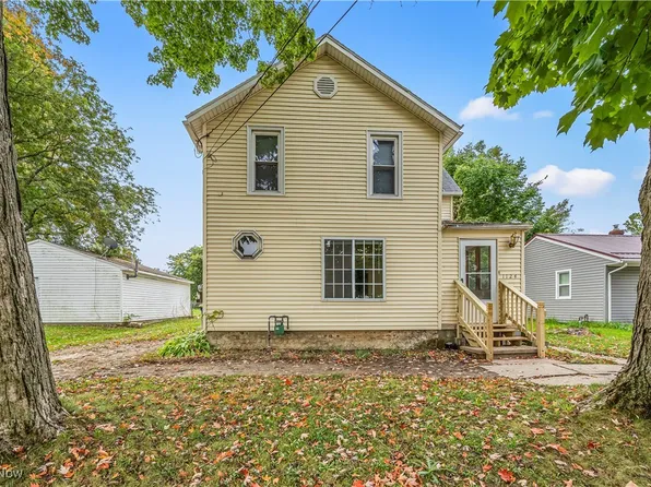 1124 E 16th St, Ashtabula, OH 44004