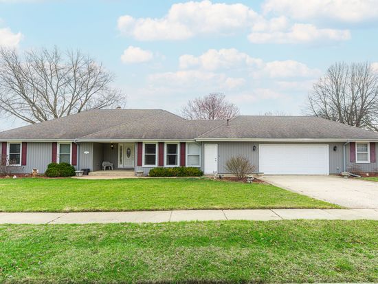 215 Brookside Dr, Elgin, IL 60123